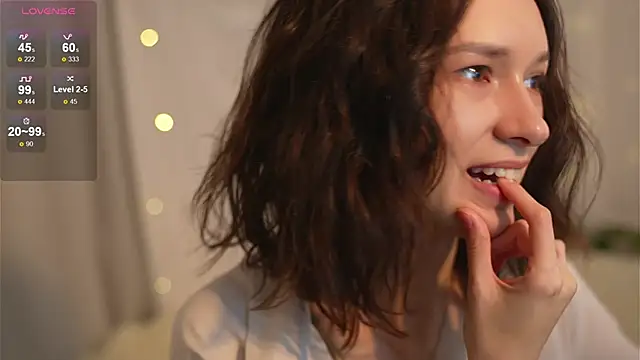 Snapshot of VivianLy_ chatting on January 30, 2025, 10:40 am VivianLy online show from January 30, 2025, 10:40 am