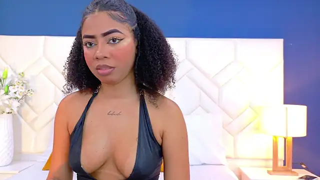 Snapshot of Tyra_Kane chatting on October 11, 2025, 4:22 am Tyra Kane online show from October 11, 2025, 4:22 am