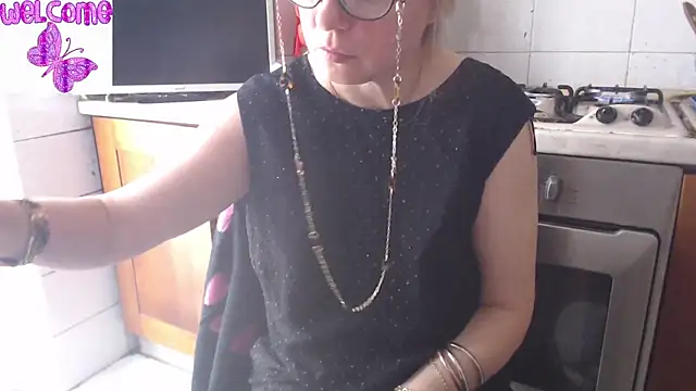 martachatte online show from March 13, 2025, 8:59 am