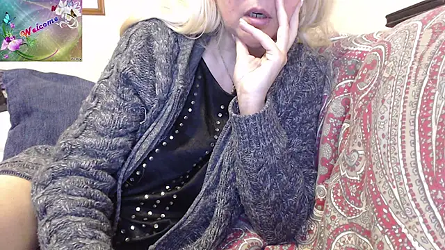 martachatte online show from October 16, 2025, 7:53 am