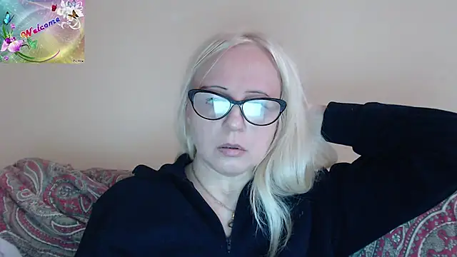 martachatte online show from October 22, 2025, 8:03 am