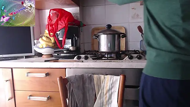 martachatte online show from October 24, 2025, 8:55 am