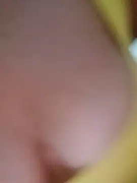 Snapshot of Yassmina11 chatting on November 22, 2025, 2:10 am Yassmina11 online show from November 22, 2025, 2:10 am