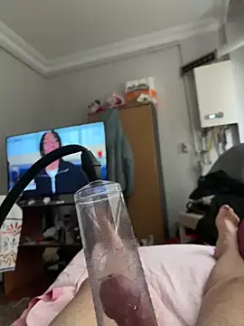 Snapshot of strange6696 chatting on February 17, 2025, 11:13 am strange6696 online show from February 17, 2025, 11:13 am