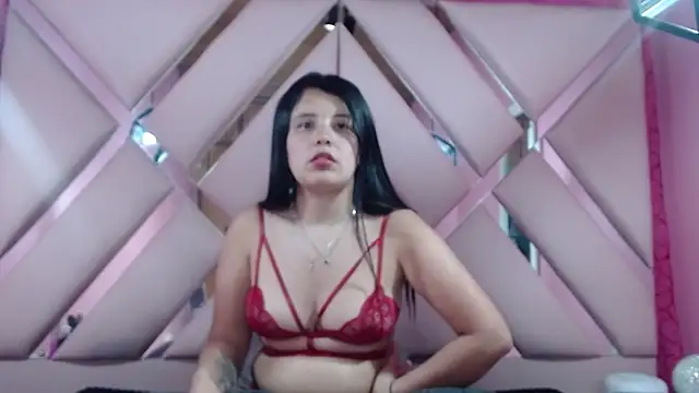 nathaly low1 online show from February 8, 2025, 6:43 am