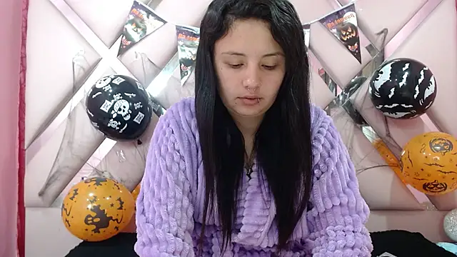 nathaly low1 online show from October 16, 2025, 3:07 am