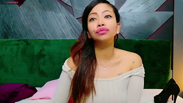 ElyaQuinn online show from February 2, 2025, 2:24 pm