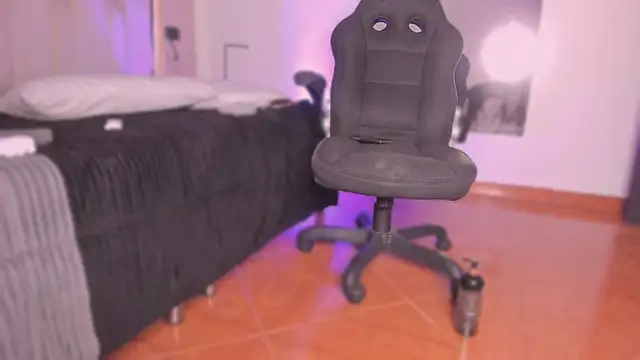 Snapshot of Emmily_Savage chatting on December 14, 2025, 10:36 pm Emmily Savage online show from December 14, 2025, 10:36 pm