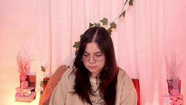 Mey moon online show from February 28, 2025, 9:12 pm