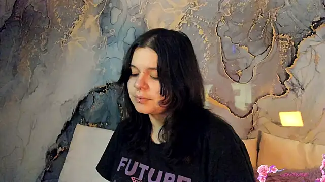 Mey moon online show from November 24, 2025, 10:42 pm