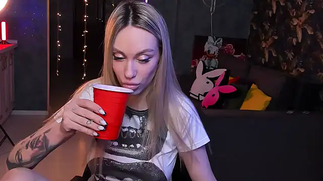 Blckmirrorr online show from January 23, 2025, 4:37 pm