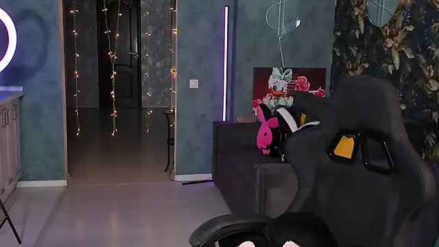 Blckmirrorr online show from September 19, 2025, 12:06 pm