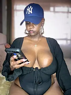 Snapshot of Sexy_panda69 chatting on December 14, 2025, 2:33 pm Sexy panda69 online show from December 14, 2025, 2:33 pm