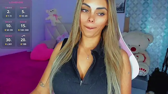 Snapshot of Gabby_prieto chatting on January 20, 2025, 4:32 am Gabby prieto online show from January 20, 2025, 4:32 am