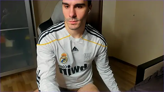 Snapshot of sam_huston chatting on November 4, 2025, 10:31 pm sam huston online show from November 4, 2025, 10:31 pm