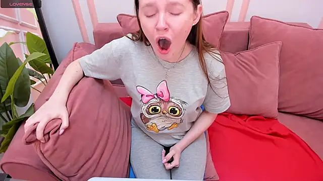 JannaVerdi  online show from February 7, 2025, 1:01 pm