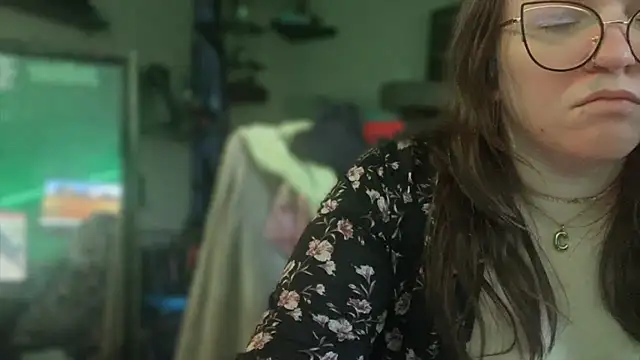 Snapshot of spunlikecottoncandy chatting on December 13, 2025, 7:53 pm spunlikecottoncandy online show from December 13, 2025, 7:53 pm