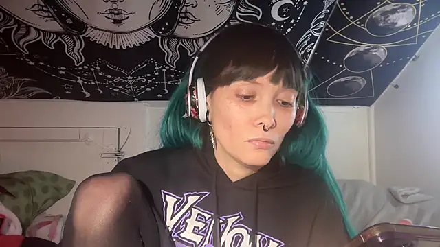 Snapshot of FRRANNKIE chatting on January 7, 2025, 3:54 pm FRRANNKIE online show from January 7, 2025, 3:54 pm