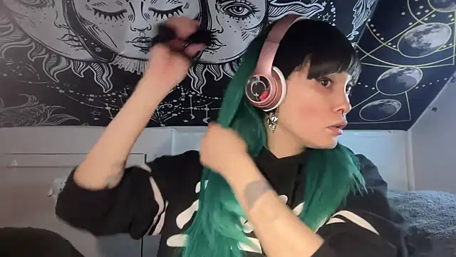 Snapshot of FRRANNKIE chatting on January 31, 2025, 9:27 am FRRANNKIE online show from January 31, 2025, 9:27 am