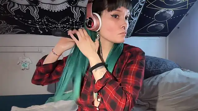 Snapshot of FRRANNKIE chatting on February 1, 2025, 12:05 pm FRRANNKIE online show from February 1, 2025, 12:05 pm