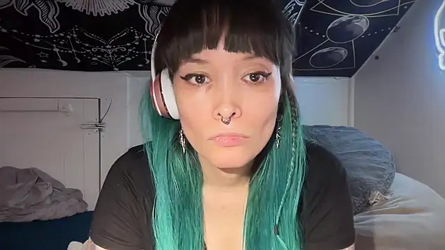 Snapshot of FRRANNKIE chatting on February 4, 2025, 12:44 pm FRRANNKIE online show from February 4, 2025, 12:44 pm