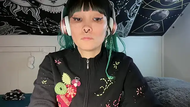 Snapshot of FRRANNKIE chatting on February 5, 2025, 5:31 pm FRRANNKIE online show from February 5, 2025, 5:31 pm