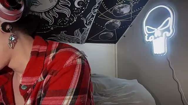 Snapshot of FRRANNKIE chatting on February 16, 2025, 2:53 am FRRANNKIE online show from February 16, 2025, 2:53 am