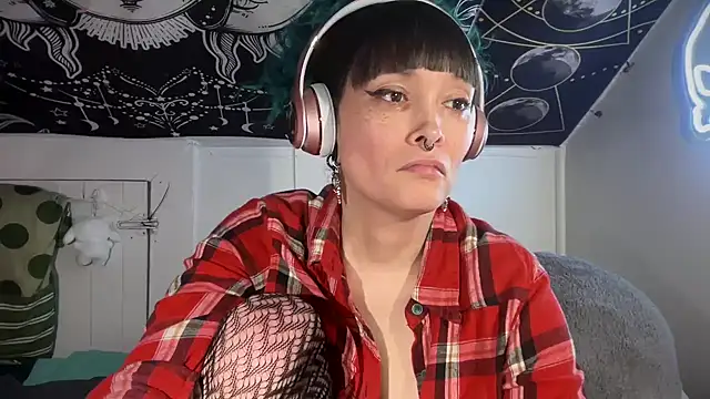 Snapshot of FRRANNKIE chatting on February 16, 2025, 6:32 am FRRANNKIE online show from February 16, 2025, 6:32 am