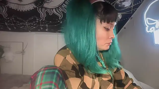 Snapshot of FRRANNKIE chatting on February 18, 2025, 7:54 am FRRANNKIE online show from February 18, 2025, 7:54 am