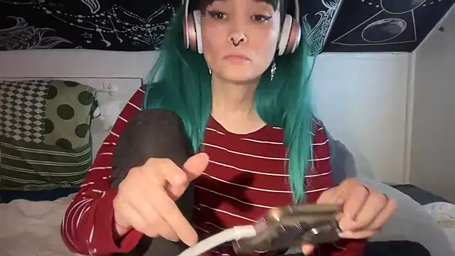 Snapshot of FRRANNKIE chatting on February 20, 2025, 1:51 pm FRRANNKIE online show from February 20, 2025, 1:51 pm