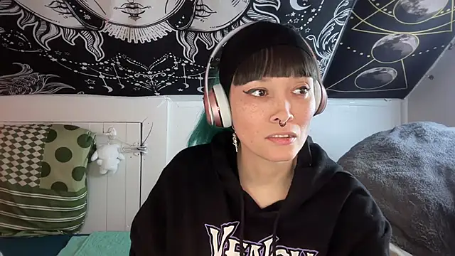 Snapshot of FRRANNKIE chatting on February 21, 2025, 10:17 am FRRANNKIE online show from February 21, 2025, 10:17 am