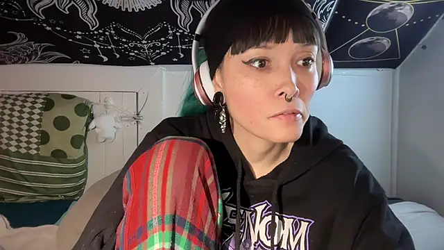 Snapshot of FRRANNKIE chatting on February 21, 2025, 1:22 pm FRRANNKIE online show from February 21, 2025, 1:22 pm