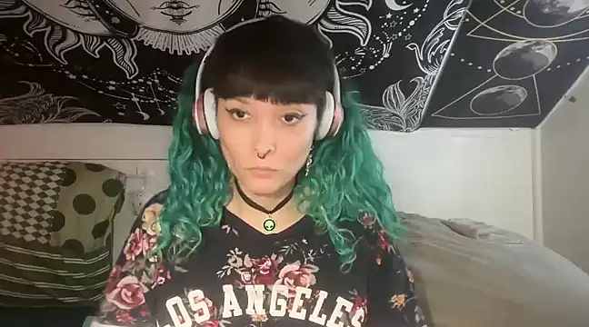 Snapshot of FRRANNKIE chatting on March 5, 2025, 8:42 pm FRRANNKIE online show from March 5, 2025, 8:42 pm