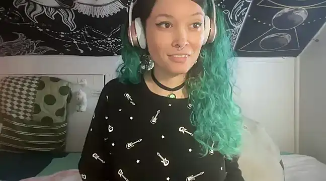 Snapshot of FRRANNKIE chatting on March 6, 2025, 6:05 pm FRRANNKIE online show from March 6, 2025, 6:05 pm