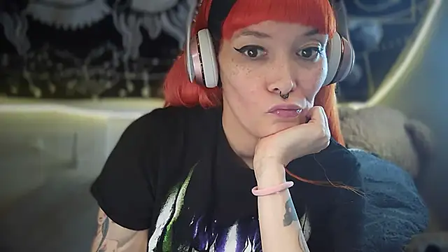 Snapshot of FRRANNKIE chatting on September 18, 2025, 7:32 am FRRANNKIE online show from September 18, 2025, 7:32 am