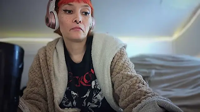 Snapshot of FRRANNKIE chatting on October 9, 2025, 3:04 am FRRANNKIE online show from October 9, 2025, 3:04 am