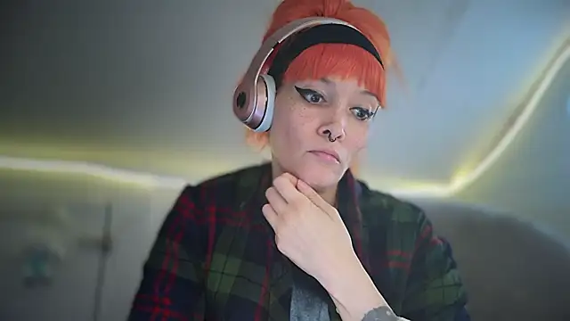 Snapshot of FRRANNKIE chatting on October 14, 2025, 7:09 am FRRANNKIE online show from October 14, 2025, 7:09 am