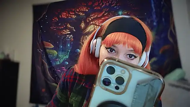 Snapshot of FRRANNKIE chatting on November 15, 2025, 8:49 pm FRRANNKIE online show from November 15, 2025, 8:49 pm