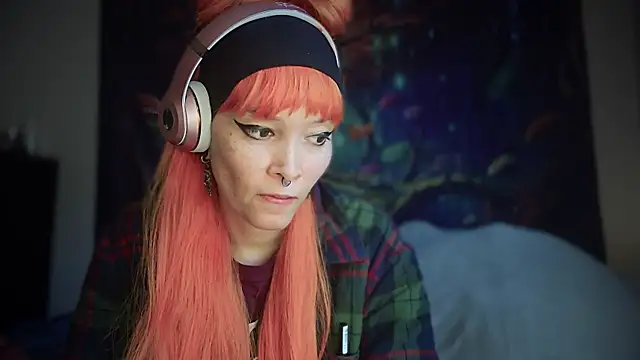 Snapshot of FRRANNKIE chatting on November 16, 2025, 9:20 pm FRRANNKIE online show from November 16, 2025, 9:20 pm