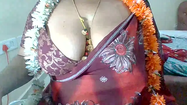 Snapshot of archanatelugu9 chatting on January 10, 2025, 2:45 pm archanatelugu9 online show from January 10, 2025, 2:45 pm