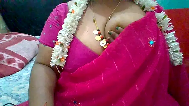 Snapshot of archanatelugu9 chatting on February 6, 2025, 6:18 am archanatelugu9 online show from February 6, 2025, 6:18 am