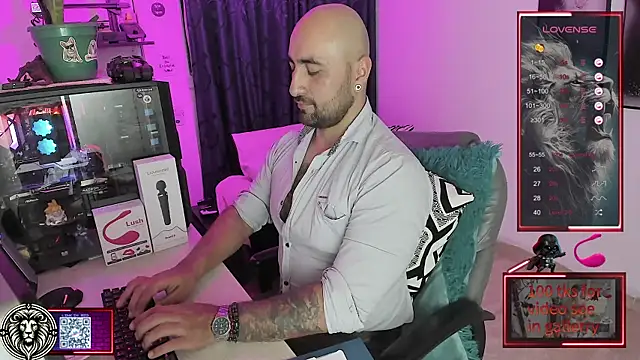 Snapshot of Leon_1234 chatting on January 24, 2025, 3:43 am Leon 1234 online show from January 24, 2025, 3:43 am