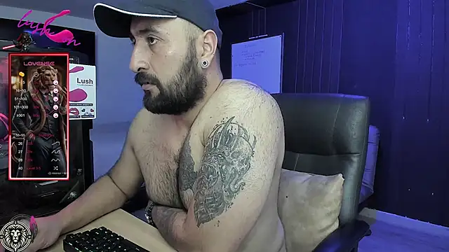 Snapshot of Leon_1234 chatting on March 7, 2025, 11:05 pm Leon 1234 online show from March 7, 2025, 11:05 pm