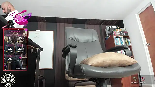 Snapshot of Leon_1234 chatting on March 21, 2025, 5:45 pm Leon 1234 online show from March 21, 2025, 5:45 pm