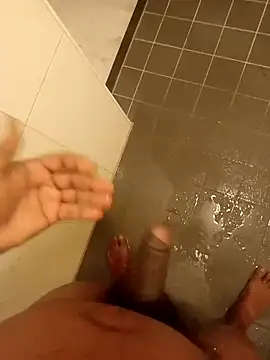 Snapshot of RyZ111 chatting on December 15, 2025, 11:09 pm RyZ111 online show from December 15, 2025, 11:09 pm