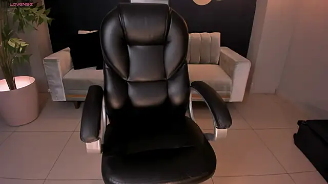 Snapshot of BiancaPierce chatting on January 27, 2025, 12:05 pm BiancaPierce online show from January 27, 2025, 12:05 pm