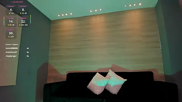 Snapshot of BiancaPierce chatting on February 18, 2025, 5:53 pm BiancaPierce online show from February 18, 2025, 5:53 pm