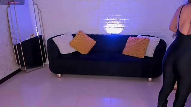 Snapshot of BiancaPierce chatting on September 15, 2025, 12:05 pm BiancaPierce online show from September 15, 2025, 12:05 pm