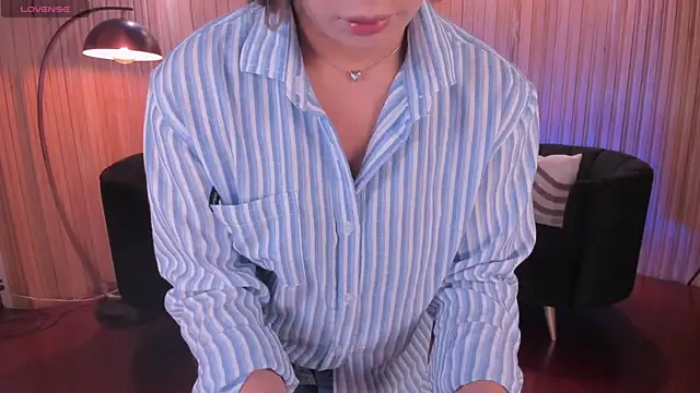 Snapshot of BiancaPierce chatting on December 1, 2025, 11:48 am BiancaPierce online show from December 1, 2025, 11:48 am