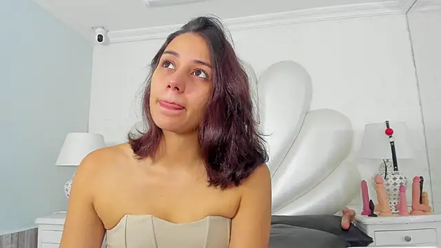 LucianaCarter online show from December 18, 2024, 12:18 pm